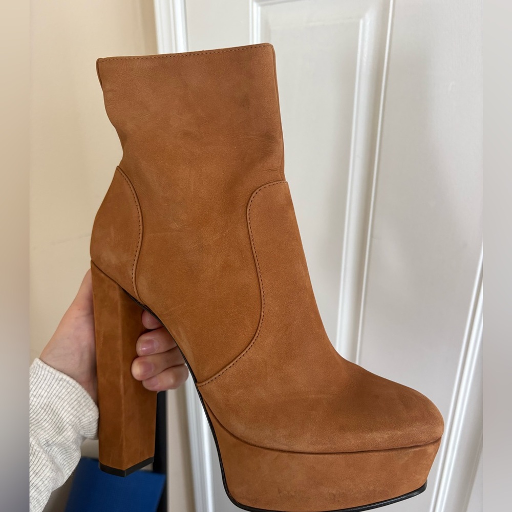 HIGH HEELS